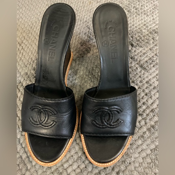 Chanel interlocking CC black leather slides - Picture 4 of 16